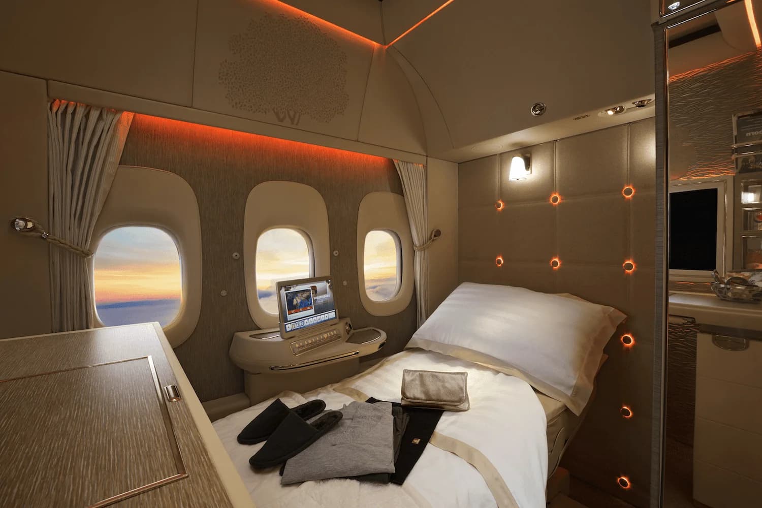 Emirates Boeing 777-300ER First Class Seat Guide (2026)