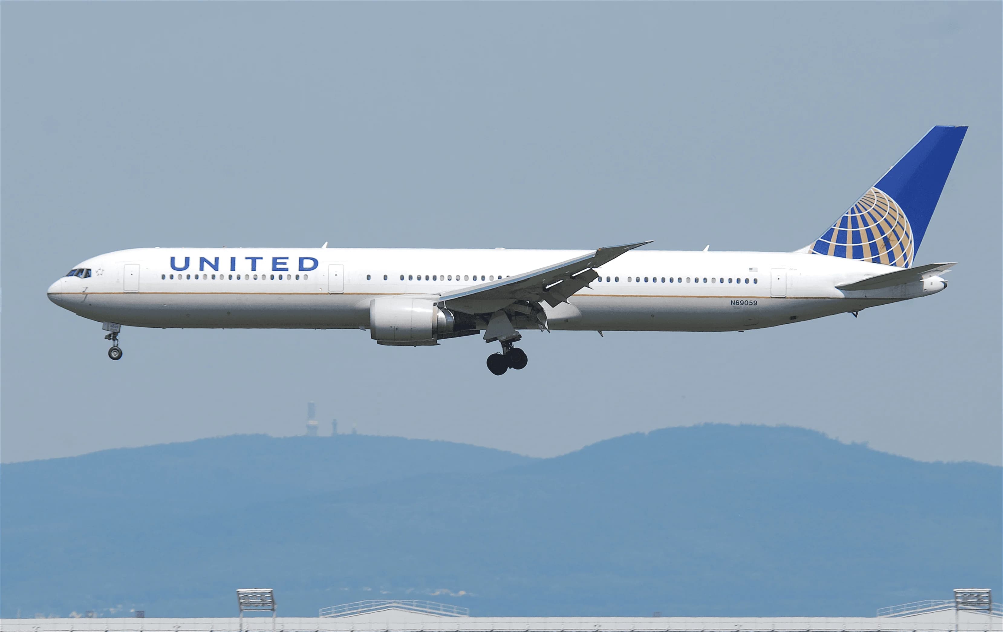 United Airlines Boeing 767-400ER Seat Guide (2026)