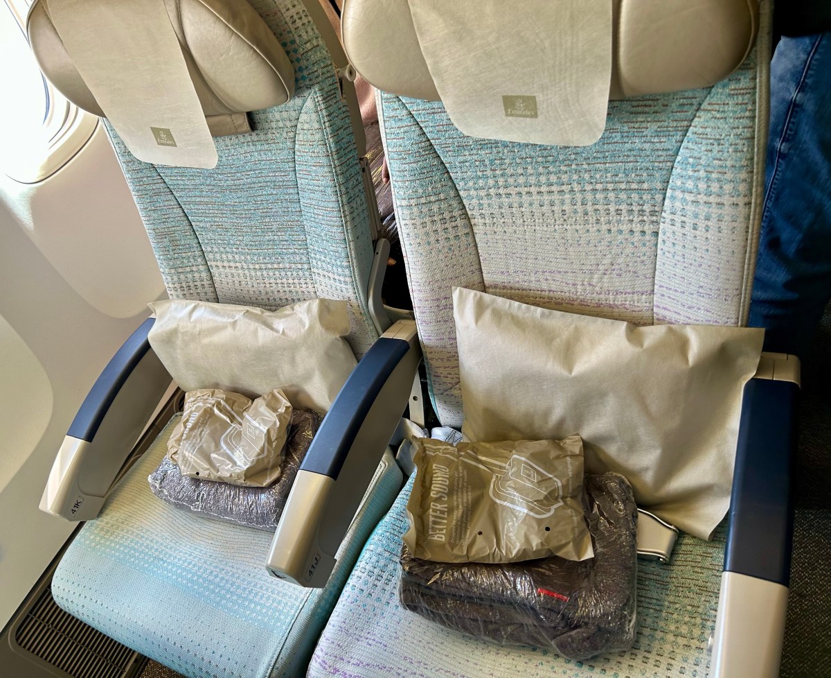 Emirates 777-200LR Seat Guide (2026)