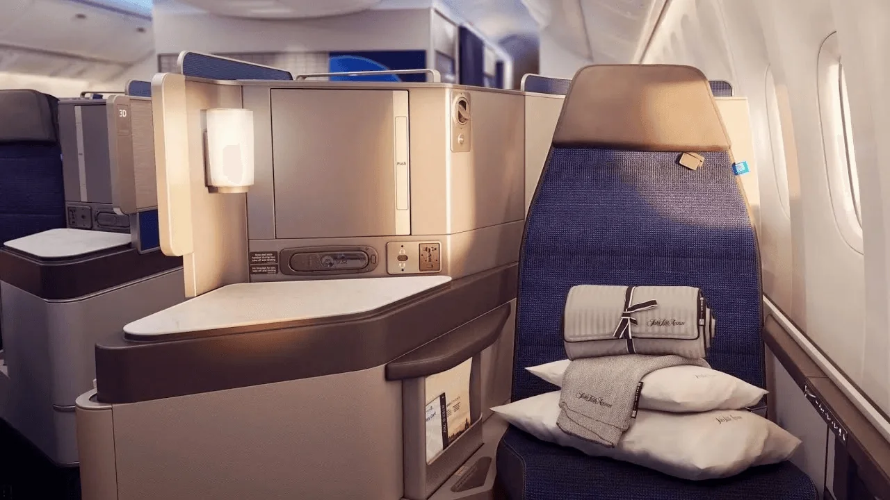 United Airlines Boeing 777-300ER Polaris Business Class Seat Guide (2026)