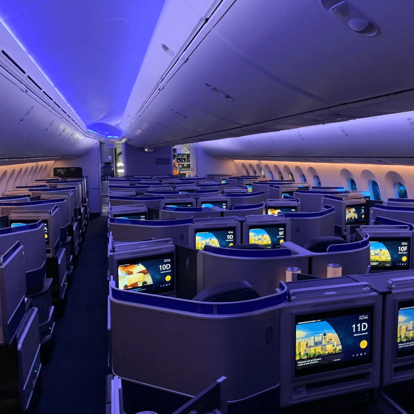 United Airlines Boeing 787-10 Dreamliner