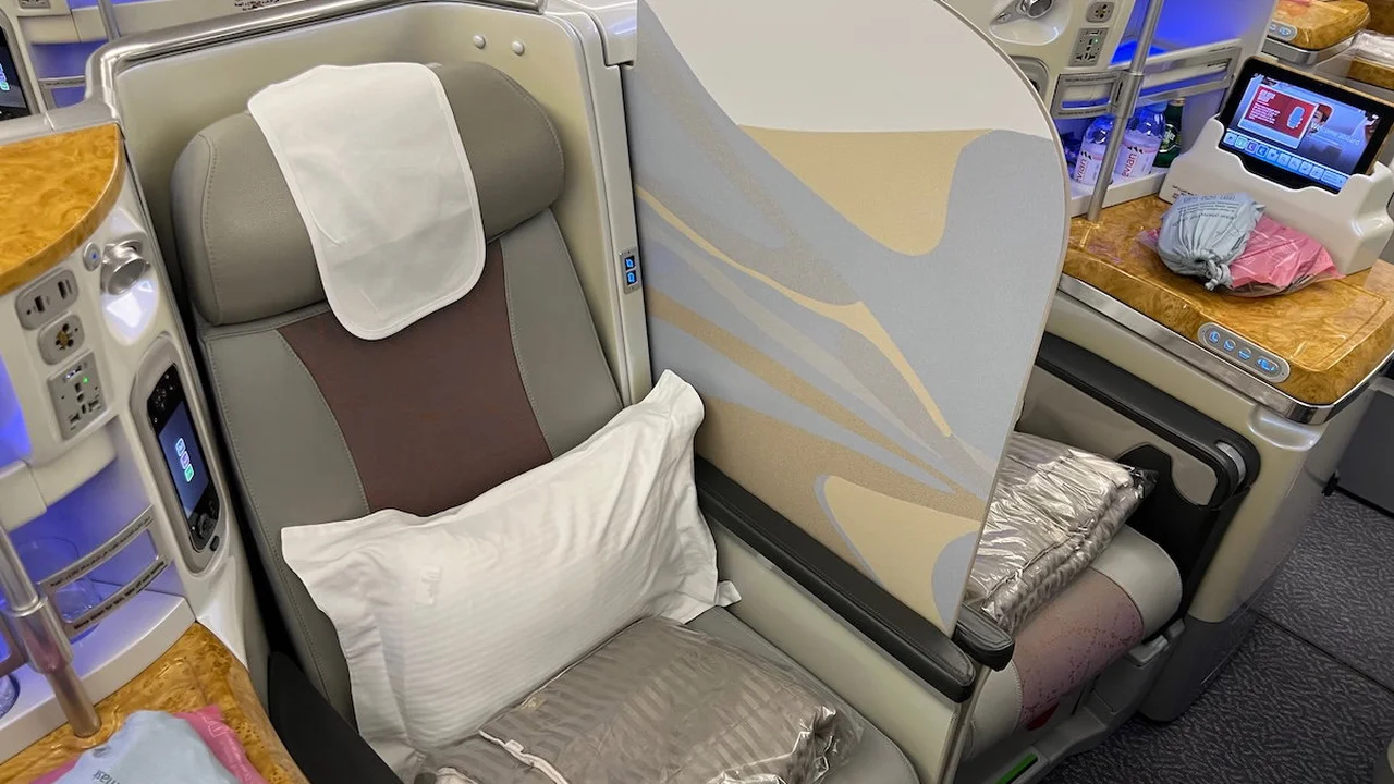 Best Airlines from Dubai to Hong Kong (2026)